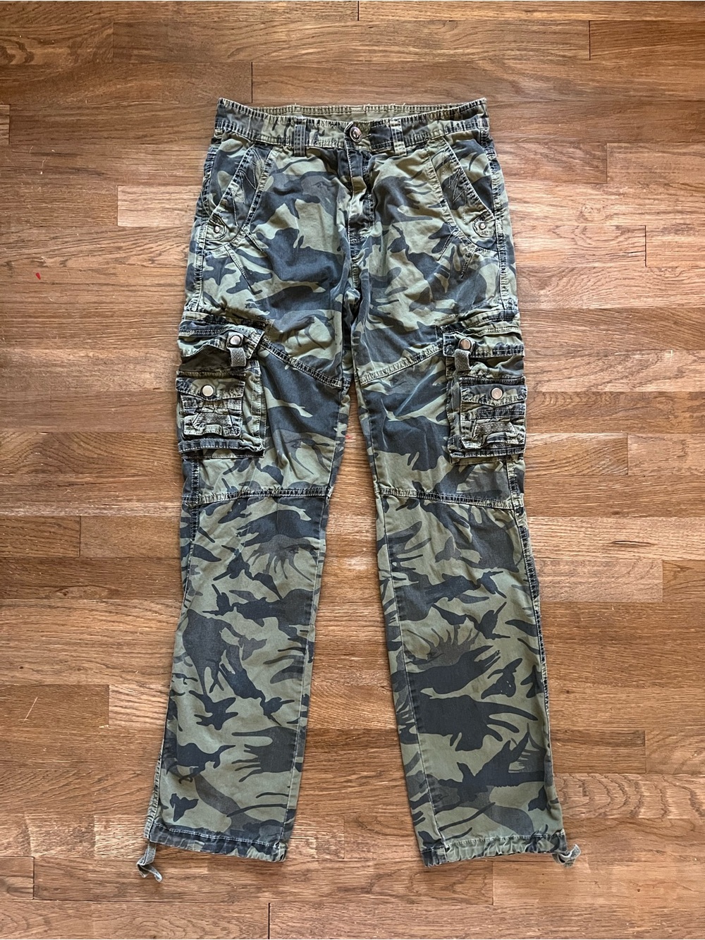 Y2K Vibes Style Camouflage Pockets Jeans Pants Size 31 Cargo